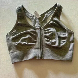 90 Degree Zip Sports Bra. Medium. Preowned. Gray.